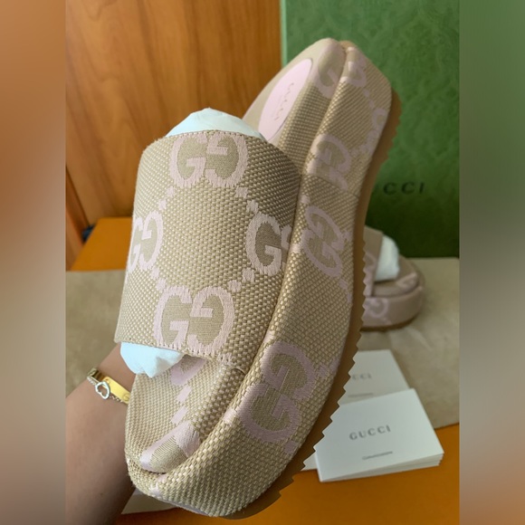 Sold✨Spanking BRAND NEW GUCCI SANDALS✨✨✨ - Picture 3 of 15